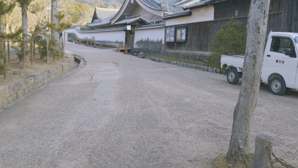 東海オンエアとしみつがお面を被っていた場所1