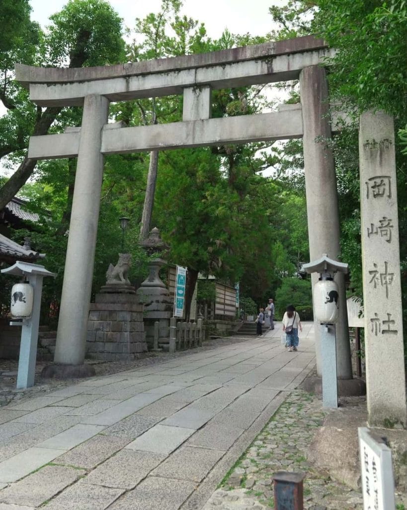 岡崎神社の鳥居